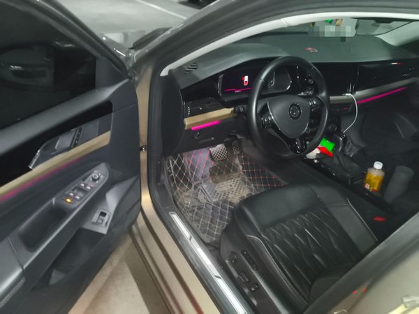 Volkswagen Passat 2019, 73400 км, за 14024 USD - фото 17