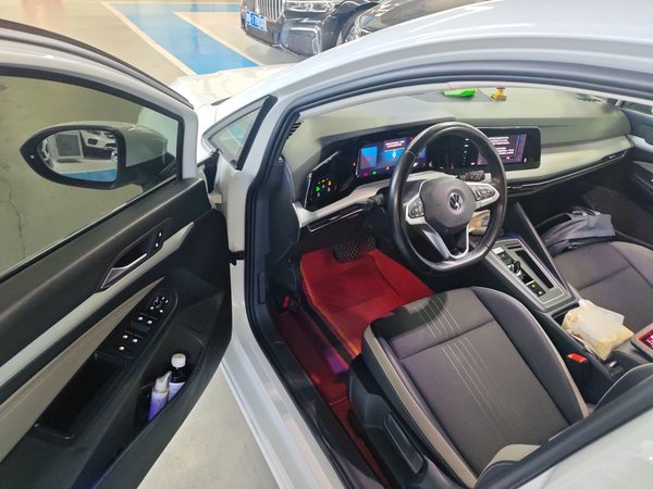 Volkswagen Golf 2021, 68800 км, за 13477 USD - фото 23