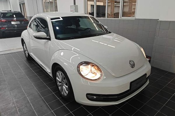 Volkswagen Beetle 2013, 83100 км, за 10574 USD
