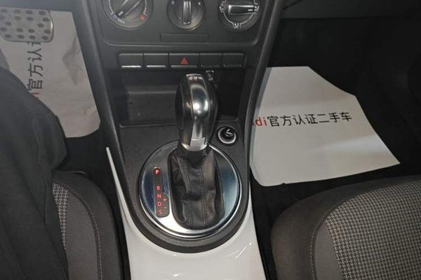 Volkswagen Beetle 2013, 83100 км, за 10574 USD - фото 17
