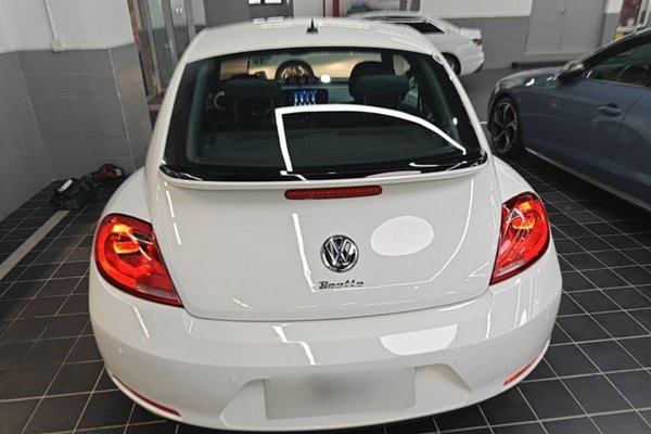 Volkswagen Beetle 2013, 83100 км, за 10574 USD