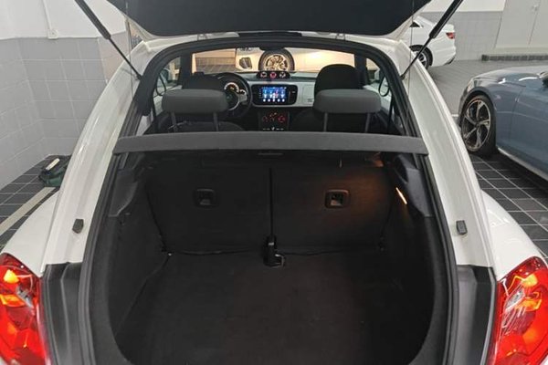 Volkswagen Beetle 2013, 83100 км, за 10574 USD - фото 22