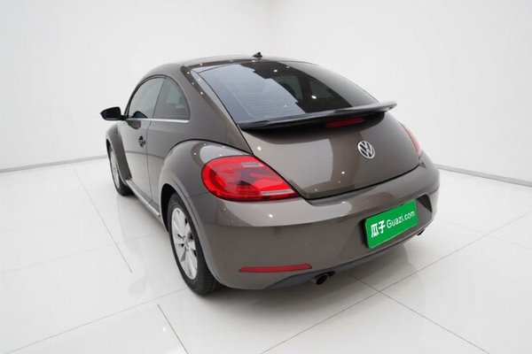 Volkswagen Beetle 2014, 68800 км, за 10158 USD