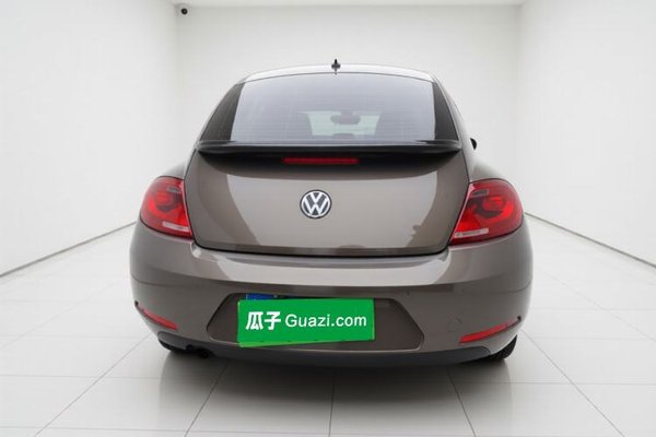 Volkswagen Beetle 2014, 68800 км, за 10158 USD