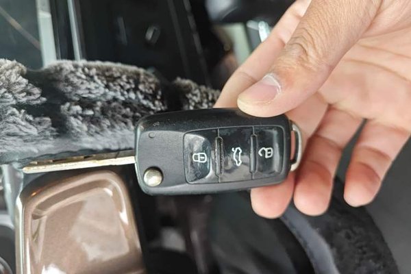Volkswagen Beetle 2014, 68800 км, за 10158 USD - фото 17