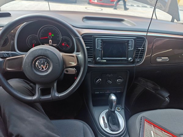 Volkswagen Beetle 2015, 146000 км, за 8704 USD - фото 11
