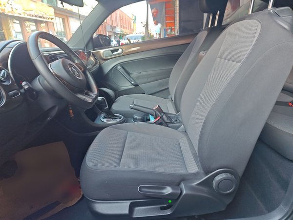 Volkswagen Beetle 2015, 146000 км, за 8704 USD - фото 6