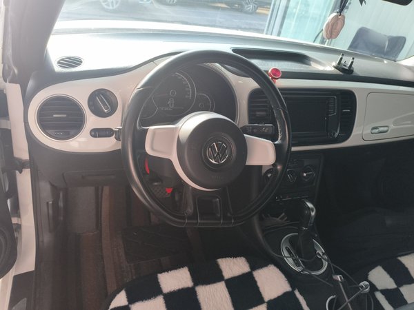 Volkswagen Beetle 2015, 83000 км, за 11340 USD - фото 10