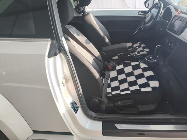 Volkswagen Beetle 2015, 83000 км, за 11340 USD - фото 24