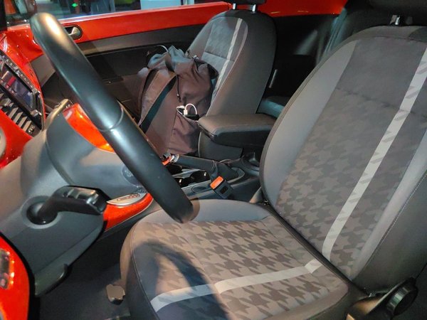 Volkswagen Beetle 2017, 81800 км, за 9215 USD - фото 16