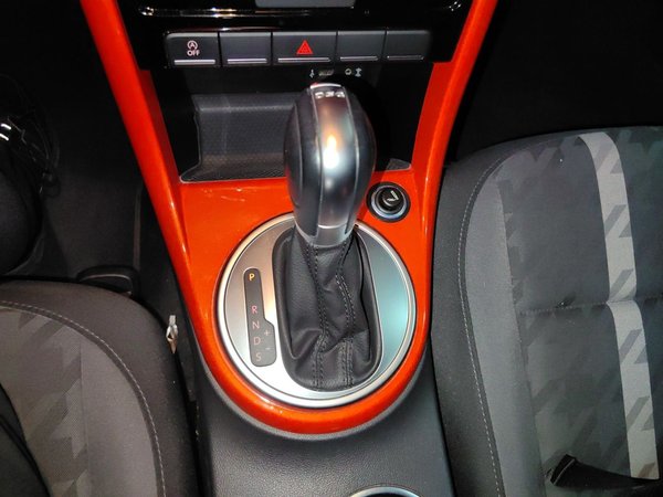 Volkswagen Beetle 2017, 81800 км, за 9215 USD - фото 15