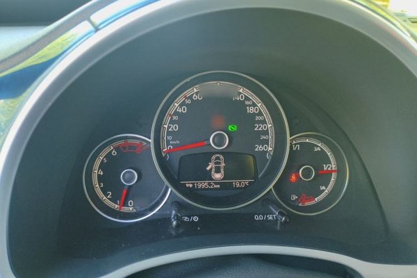 Volkswagen Beetle 2018, 75300 км, за 14419 USD - фото 8