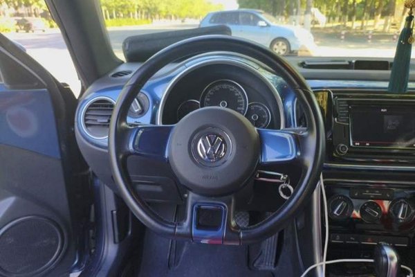 Volkswagen Beetle 2018, 75300 км, за 14419 USD - фото 17