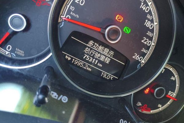 Volkswagen Beetle 2018, 75300 км, за 14419 USD - фото 9
