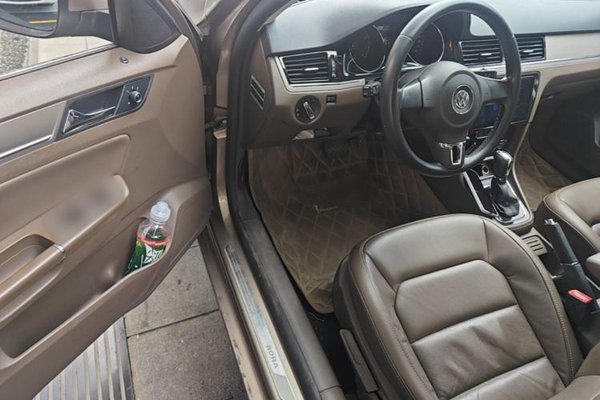 Volkswagen Bora 2014, 51700 км, за 6540 USD - фото 23