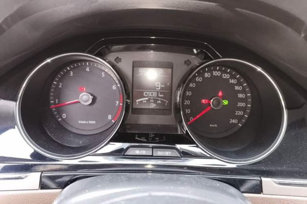 Volkswagen Bora 2014, 109000 км, за 3815 USD