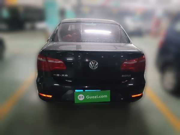 Volkswagen Bora 2014, 175200 км, за 3787 USD