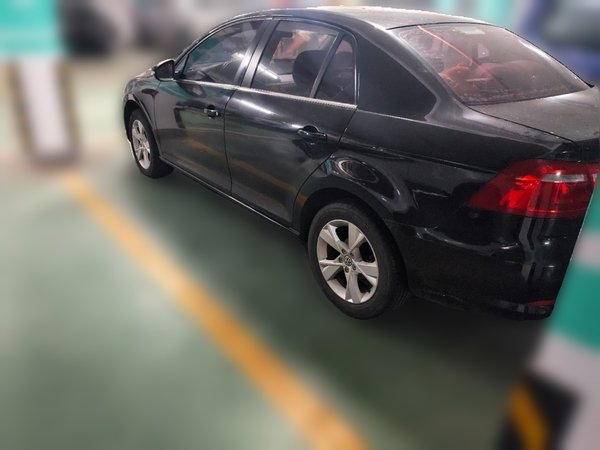 Volkswagen Bora 2014, 175200 км, за 3787 USD