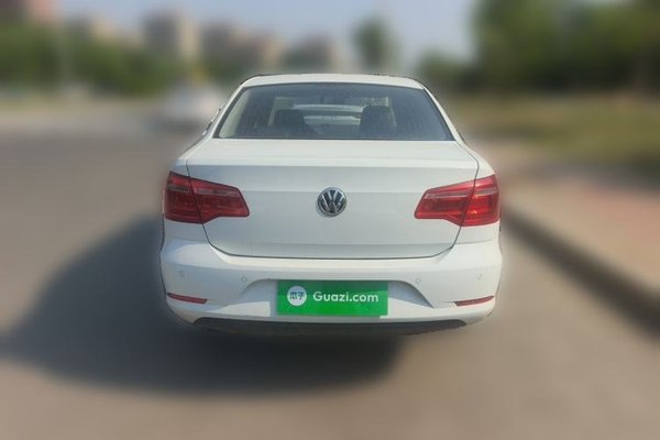 Volkswagen Bora 2015, 105800 км, за 6155 USD