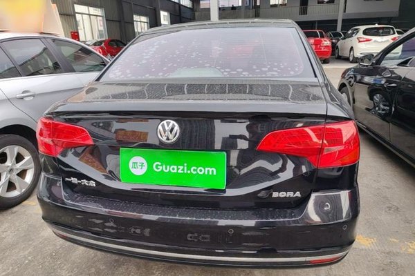 Volkswagen Bora 2016, 114300 км, за 5682 USD