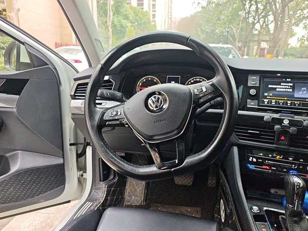 Volkswagen Bora 2020, 64100 км, за 10621 USD - фото 11