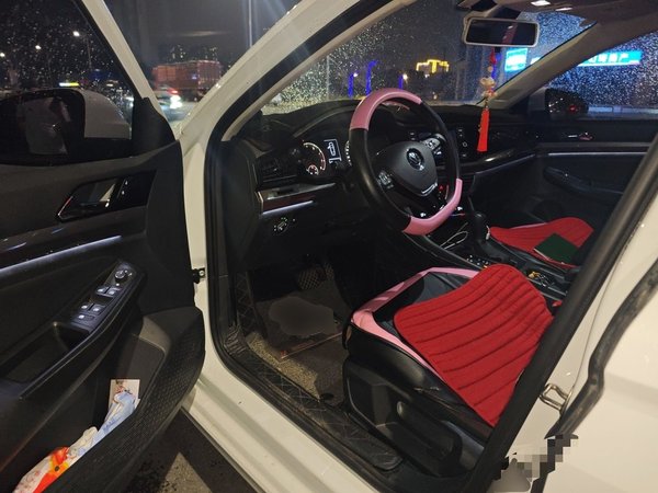 Volkswagen Bora 2020, 35100 км, за 9244 USD - фото 17