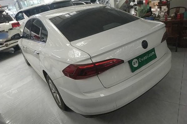 Volkswagen Bora 2020, 53000 км, за 9010 USD