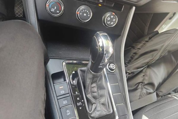 Volkswagen Bora 2023, 90000 км, за 8822 USD - фото 11