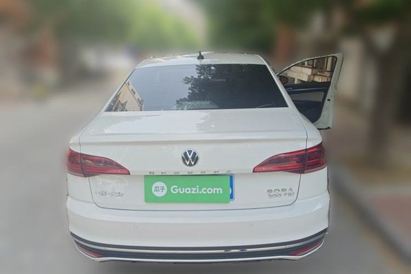 Volkswagen Bora 2023, 90000 км, за 8822 USD