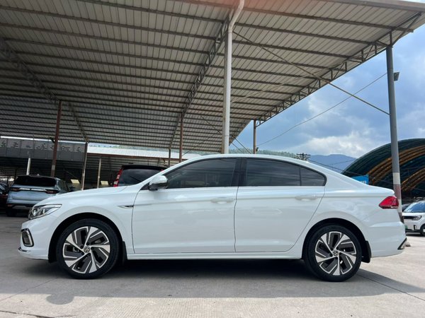 Volkswagen Bora 2023, 36200 км, за 13490 USD