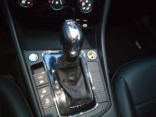 Volkswagen Bora 2025, 2400 км, за 13219 USD - фото 11