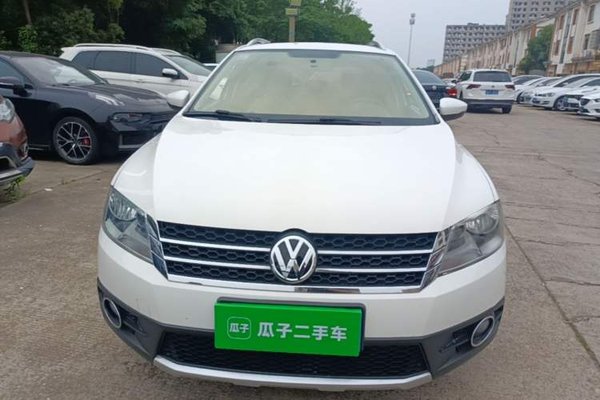 Volkswagen Cross Lavida 2014, 124200 км, за 6299 USD