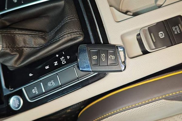 Volkswagen FAW-Volkswagen CC 2019, 80399 км, за 16677 USD - фото 29