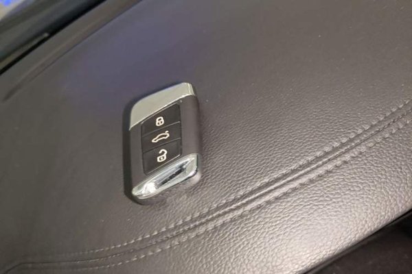 Volkswagen FAW-Volkswagen CC 2023, 67600 км, за 21384 USD