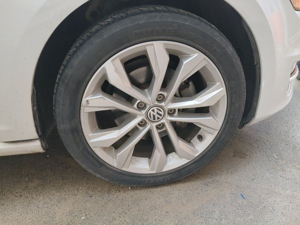 Volkswagen Golf 2014, 123699 км, за 6138 USD