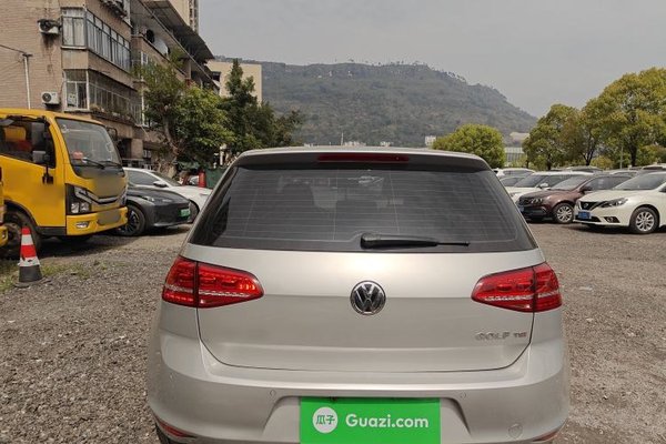 Volkswagen Golf 2015, 97899 км, за 8555 USD