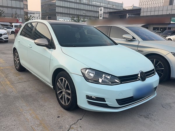 Volkswagen Golf 2016 230TSI Automatic Luxury Version, 2016 года