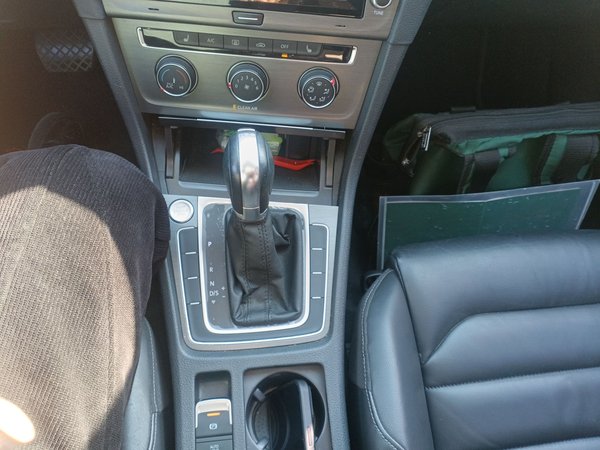 Volkswagen Golf 2016, 83500 км, за 8177 USD - фото 17