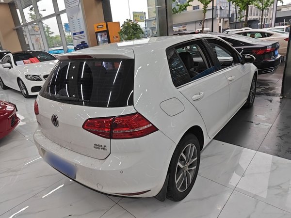 Volkswagen Golf 2016, 90200 км, за 9201 USD