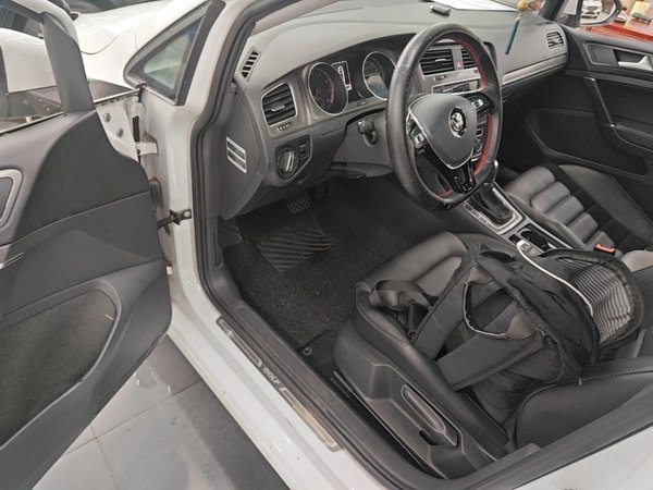 Volkswagen Golf 2016, 90200 км, за 9201 USD - фото 16