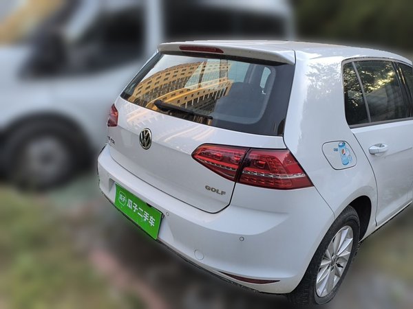 Volkswagen Golf 2016, 34400 км, за 8379 USD