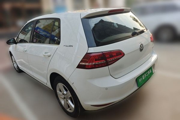 Volkswagen Golf 2016, 39700 км, за 8243 USD