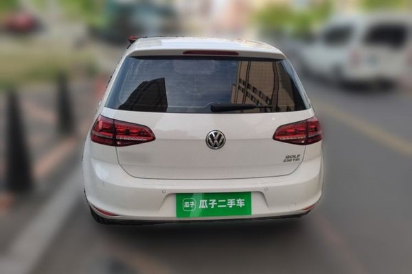 Volkswagen Golf 2017, 78000 км, за 8851 USD