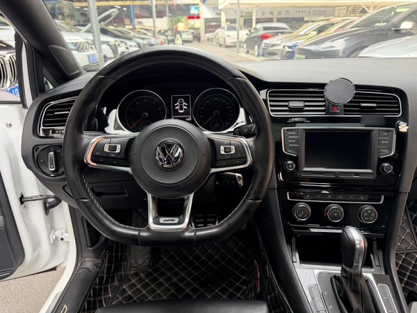 Volkswagen Golf 2017, 88700 км, за 10554 USD - фото 37