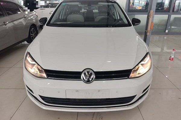 Volkswagen Golf 2017, 98600 км, за 8757 USD