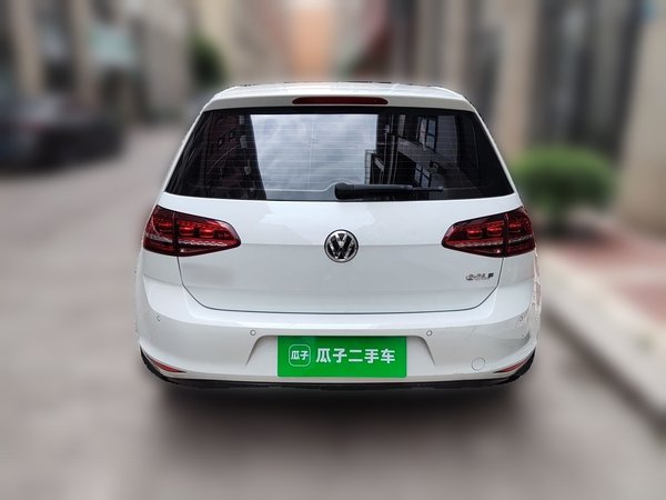 Volkswagen Golf 2017, 93600 км, за 7875 USD