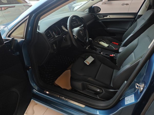Volkswagen Golf 2018, 47400 км, за 9779 USD - фото 12