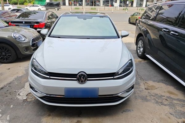 Volkswagen Golf 2018, 117200 км, за 9666 USD