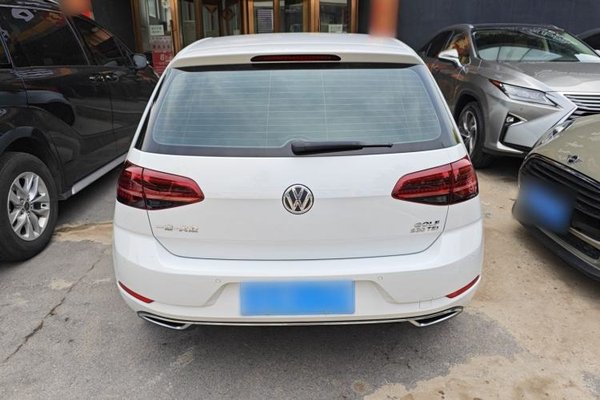 Volkswagen Golf 2018, 117200 км, за 9666 USD