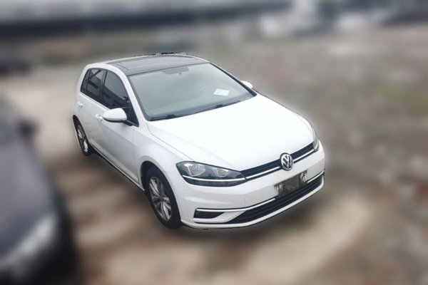 Volkswagen Golf 2018, 66600 км, за 10025 USD
